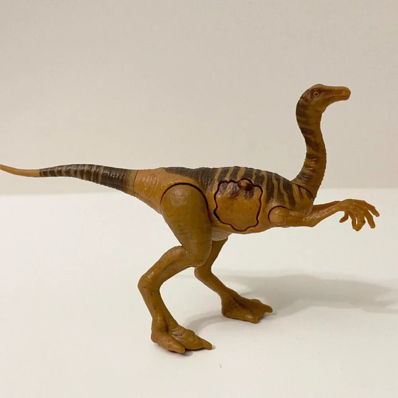 Jurassic World Battle Damage Dinosaur Action Figure - Picture 1 of 16